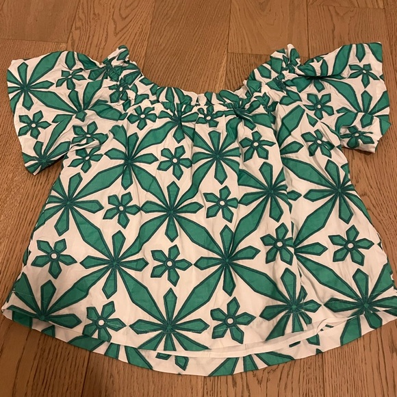 The cutest floral green and white off the shoulder blouse (new with tags) - Picture 2 of 4